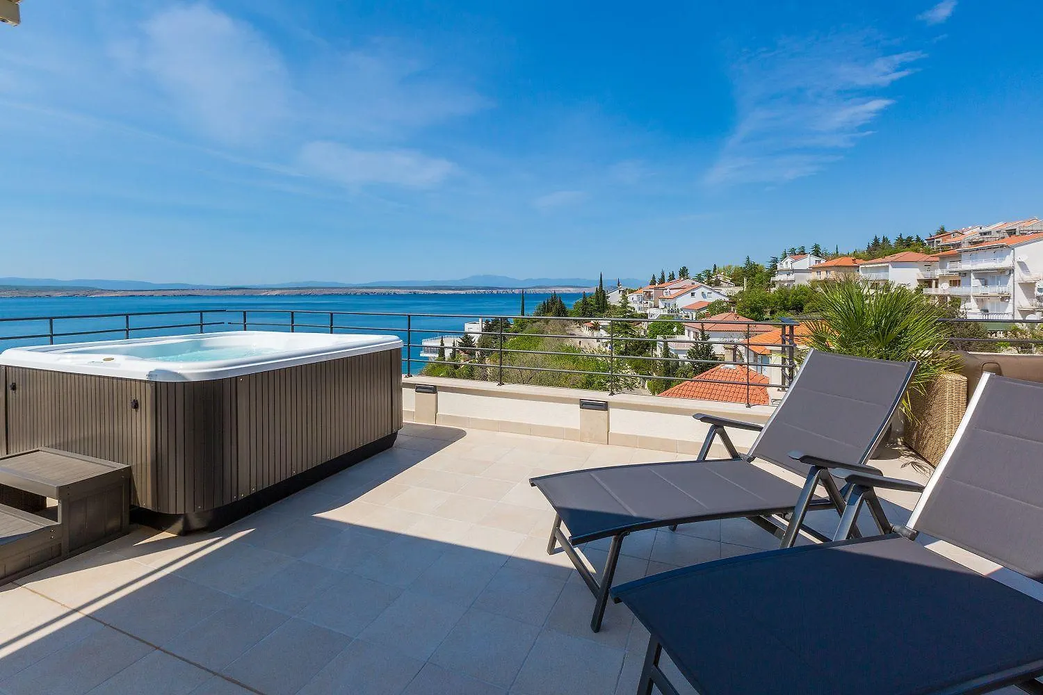Traumhaftes Apartment Nur 100 Meter Zum Strand Mit Sauna, Jacuzzi, Meerblick Dramalj Croatia