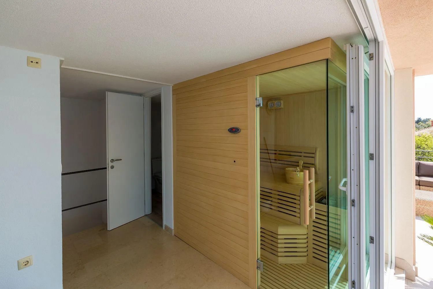 Traumhaftes Apartment Nur 100 Meter Zum Strand Mit Sauna, Jacuzzi, Meerblick Dramalj