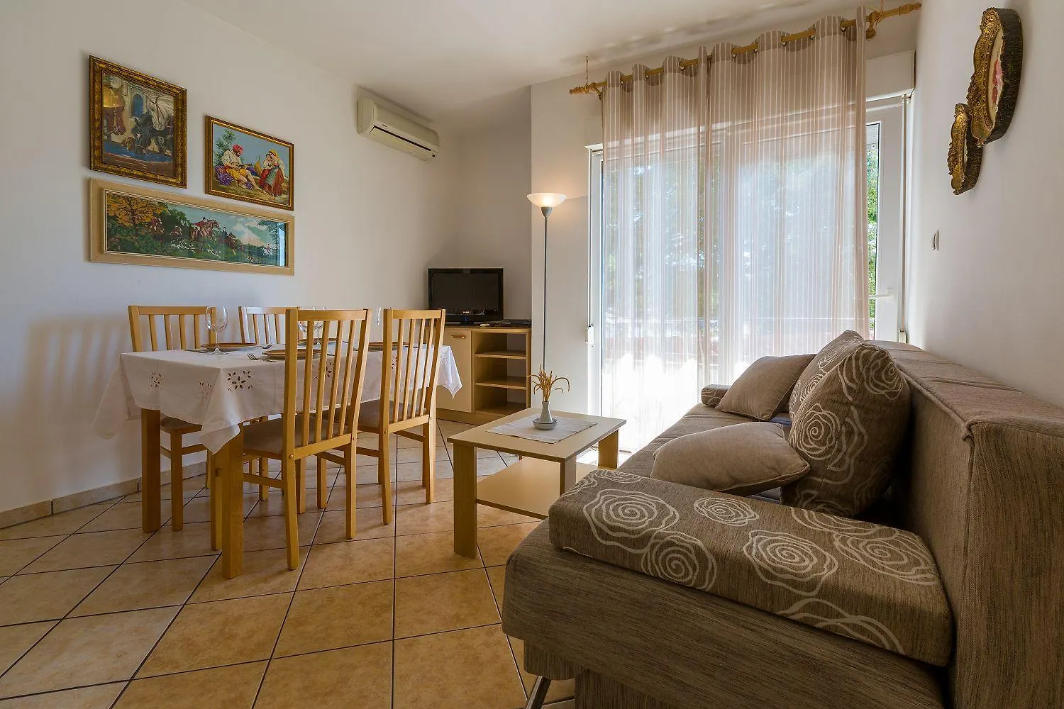 Traumhaftes Apartment Nur 100 Meter Zum Strand Mit Sauna, Jacuzzi, Meerblick Dramalj 0*,