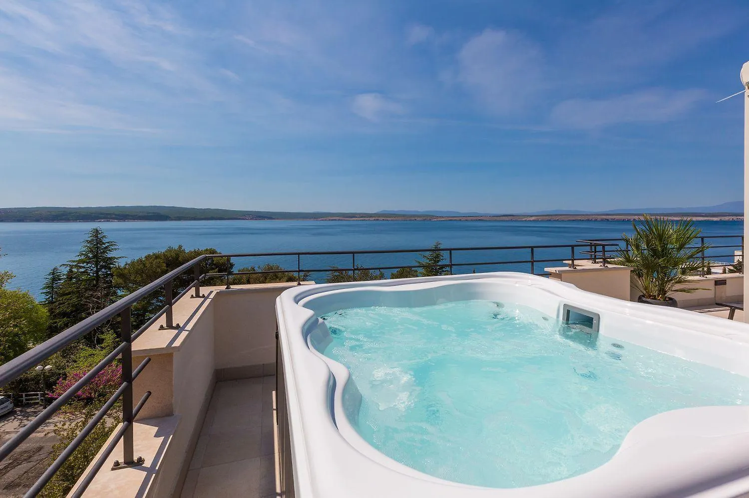 Traumhaftes Apartment Nur 100 Meter Zum Strand Mit Sauna, Jacuzzi, Meerblick Dramalj