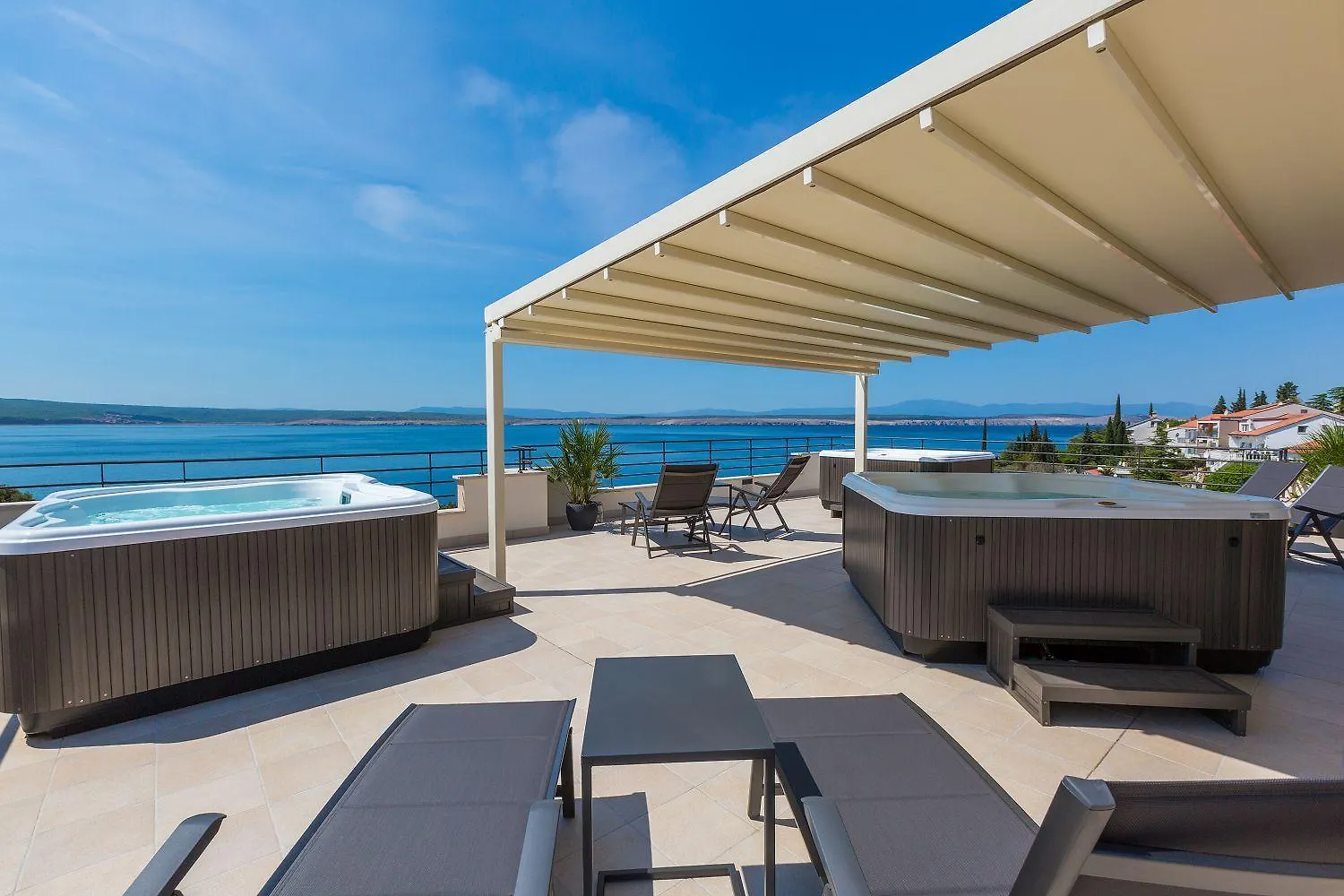 Traumhaftes Apartment Nur 100 Meter Zum Strand Mit Sauna, Jacuzzi, Meerblick Dramalj Croatia